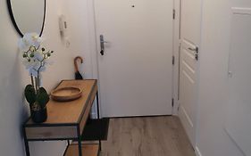Appartement Cosy A Clichy, Avec Parking ,Proche Paris!
